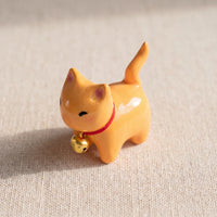Ginger kitty handmade glossy clay desk pal, isometric view